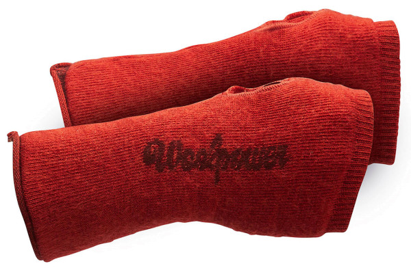 Woolpower Wrist Gaiter 200 autumn red Anwendungsbeispiel (andere Farbe)